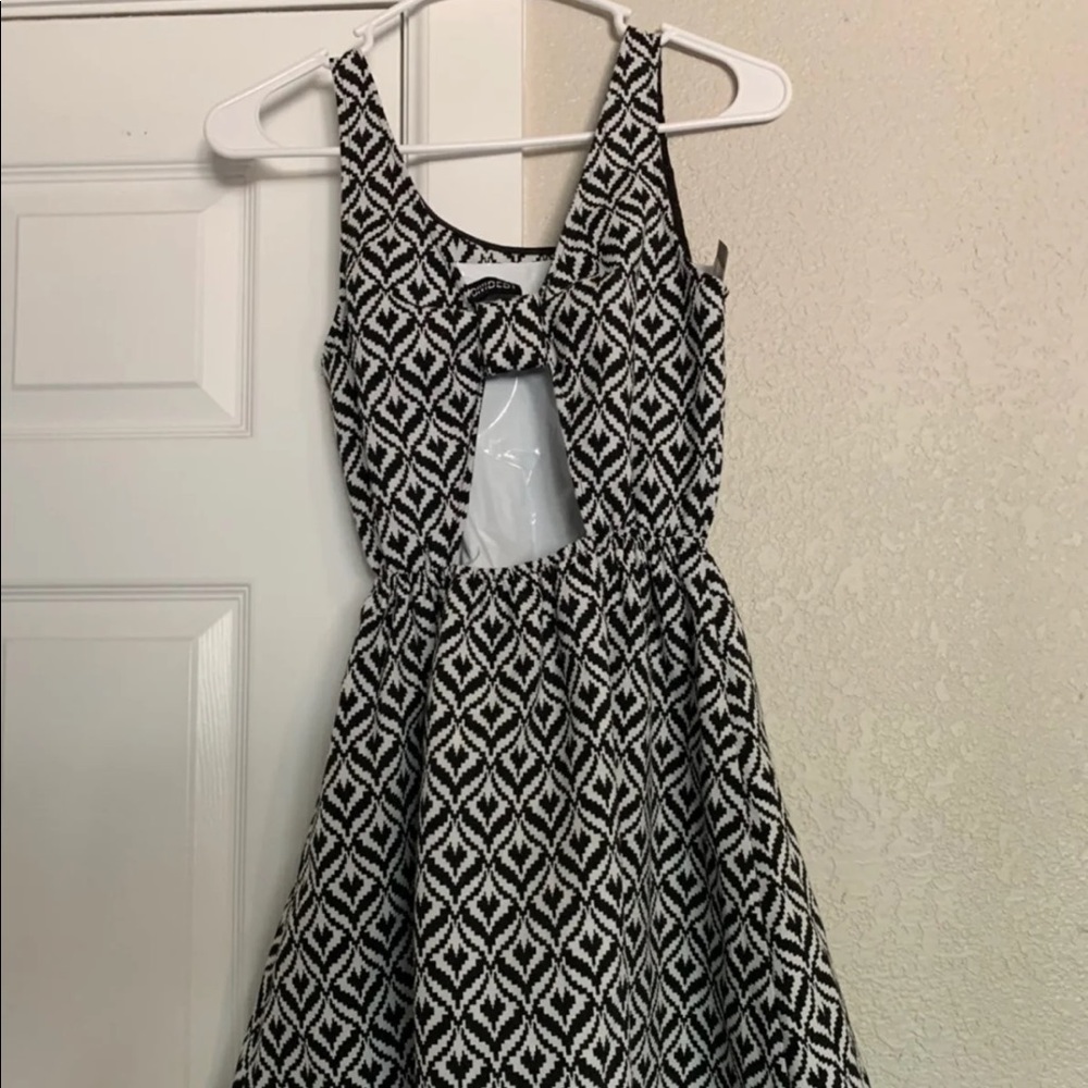 Dress - Picture 3 of 3